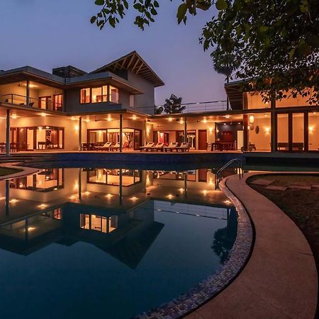 Jay House By Stayvista - Leisure Oasis With Pool, Snooker, Table Tennis & Foosball Fun Alībāg Buitenkant foto