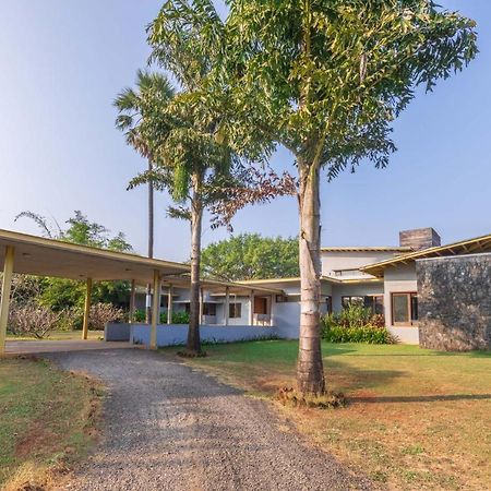 Jay House By Stayvista - Leisure Oasis With Pool, Snooker, Table Tennis & Foosball Fun Alībāg Buitenkant foto