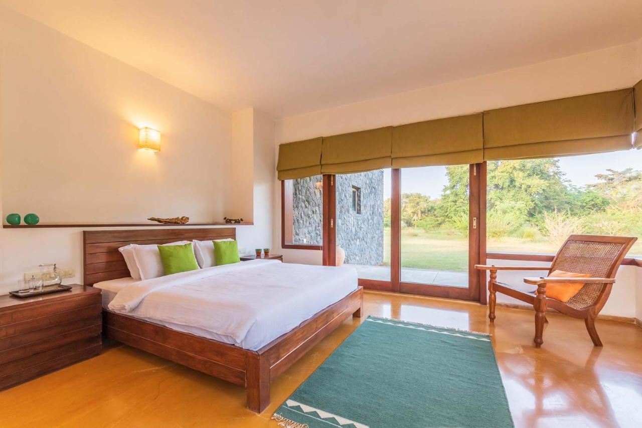Jay House By Stayvista - Leisure Oasis With Pool, Snooker, Table Tennis & Foosball Fun Alībāg Buitenkant foto
